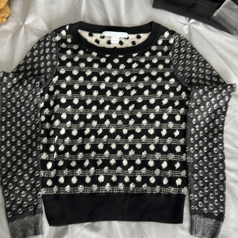 Diane von Furstenberg sweater size Small